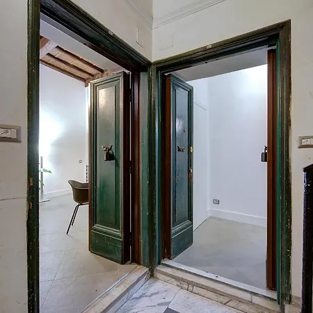 Domus Capitolina Campo De' Fiori Connected Homes With Private Patio Rome